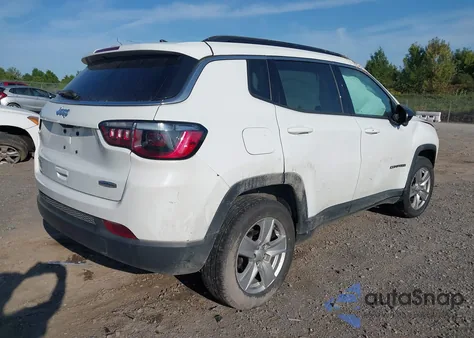 2022 Jeep Compass Latitude 4X4 z USA, uszkodzony, nr VIN 3C4NJDBBXNT123520